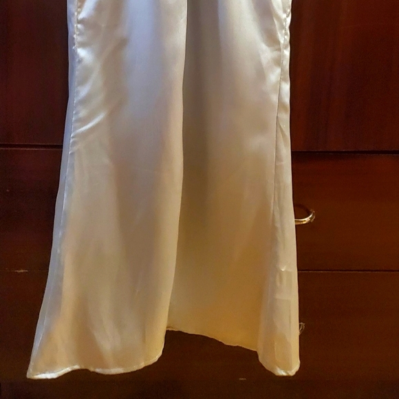 A Silver Missguided Floor-length Prom Dress - Picture 6 of 9